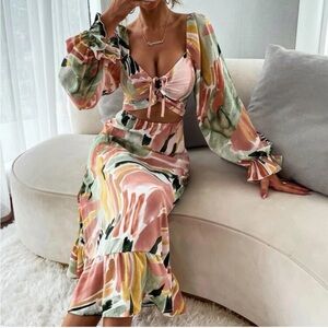 (NWT) Super Cute Watercolor-Design Front Cut-Out Long Sleeve Midi Dress (M)